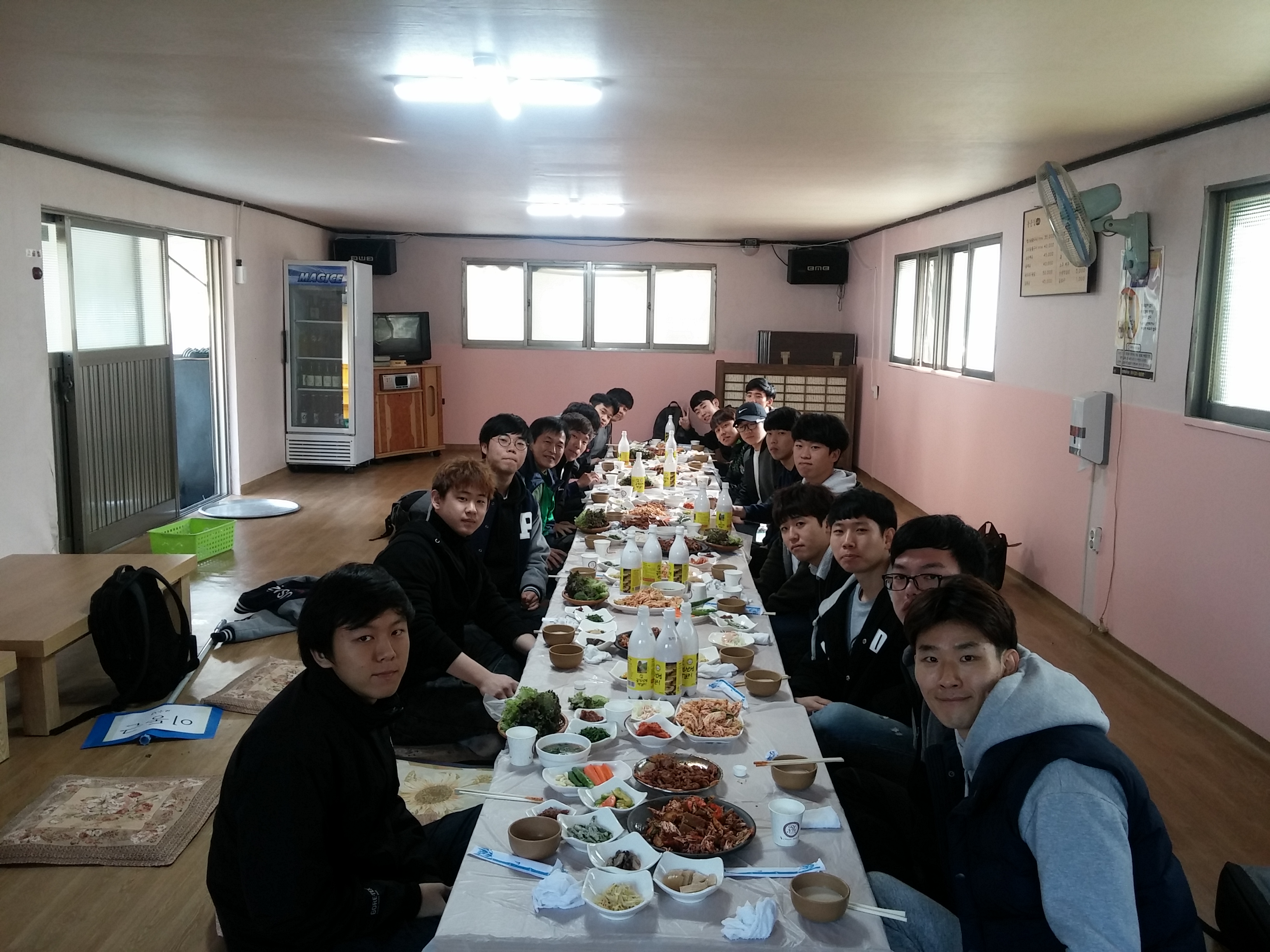 Geumjeong Mt climbing w/ undergraduate students 20161103_122310.jpg